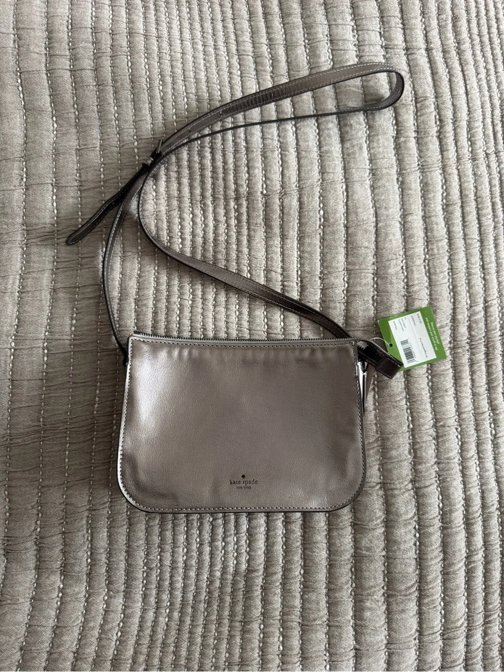KATE SPADE NWT, PEWTER METALIC LEATHER WOMENS CROSSBODY BAG